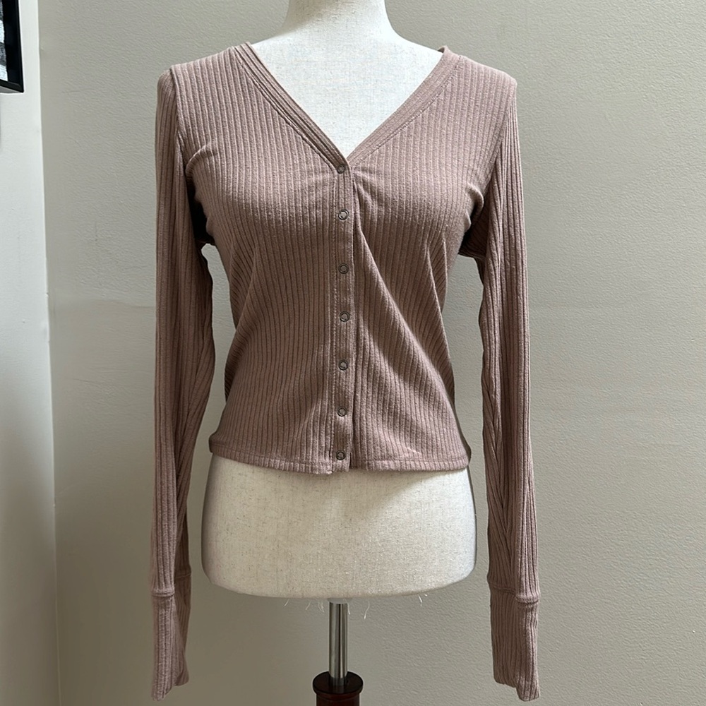 Abercrombie & Fitch brown v neck long sleeve.